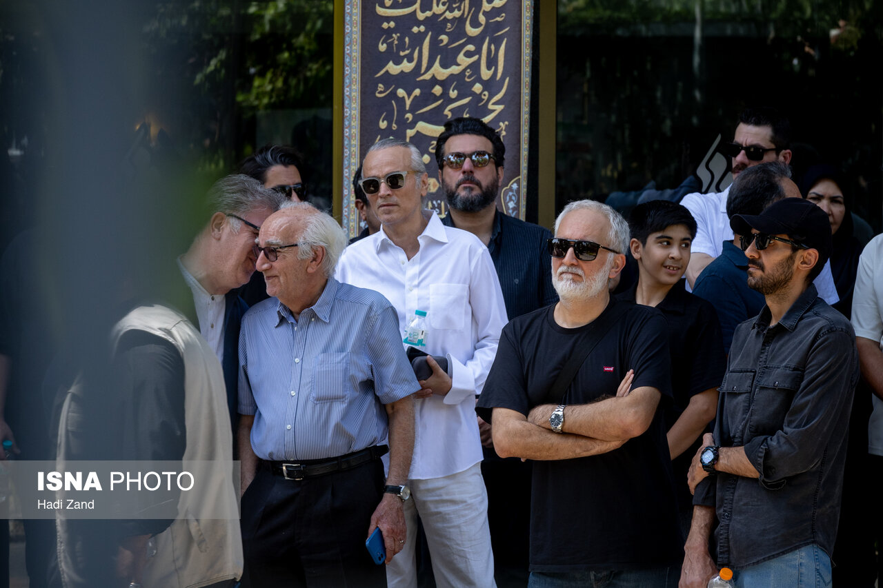تصاویر:  تشییع پیکر زنده یاد «اکبر عبدی»