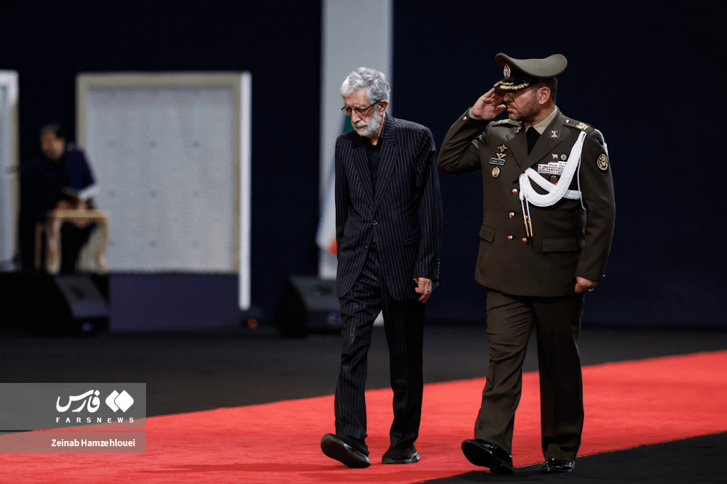 تصاویر: ادای احترام سران قوا و مسئولان ارشد کشور به پیکر امام شهید