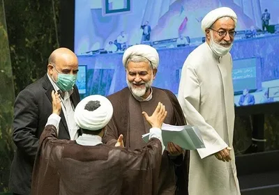 عضو کمیسیون قضایی درباره محرمانه شدن بررسی لایحه حجاب: لایحه یک جمع بندی یکی دو روزه می‌خواهد؛  به صحن می آمد، بررسی آن ۳ ماه طول می کشید / شفاف شدن کار کمیسیون؟ در آن صورت مانند طرح صیانت هوا می شود