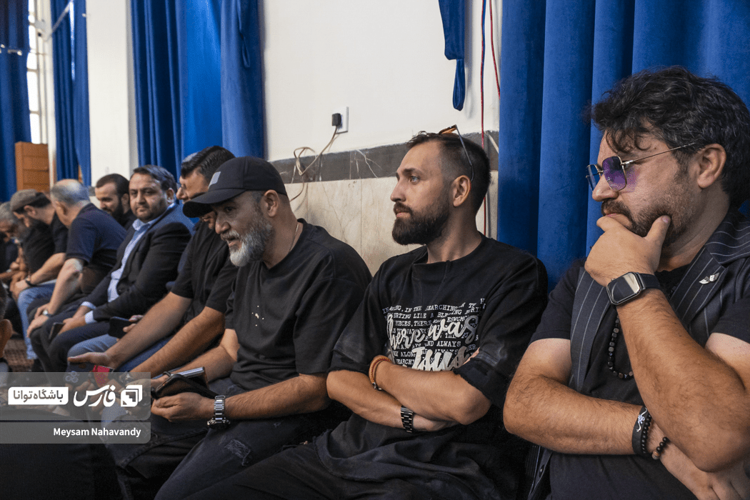 تصاویر: مراسم ختم مادر داریوش فرضیایی