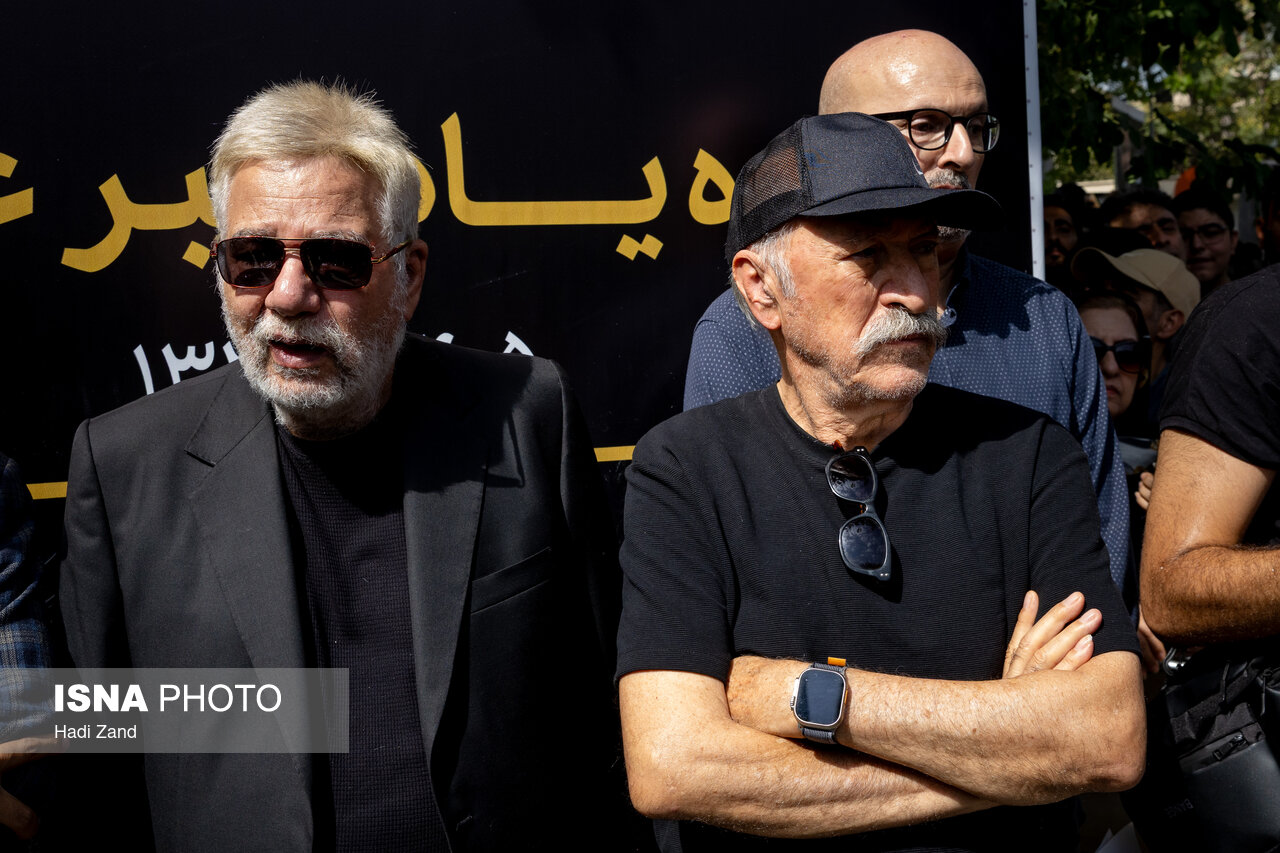 تصاویر:  تشییع پیکر زنده یاد «اکبر عبدی»