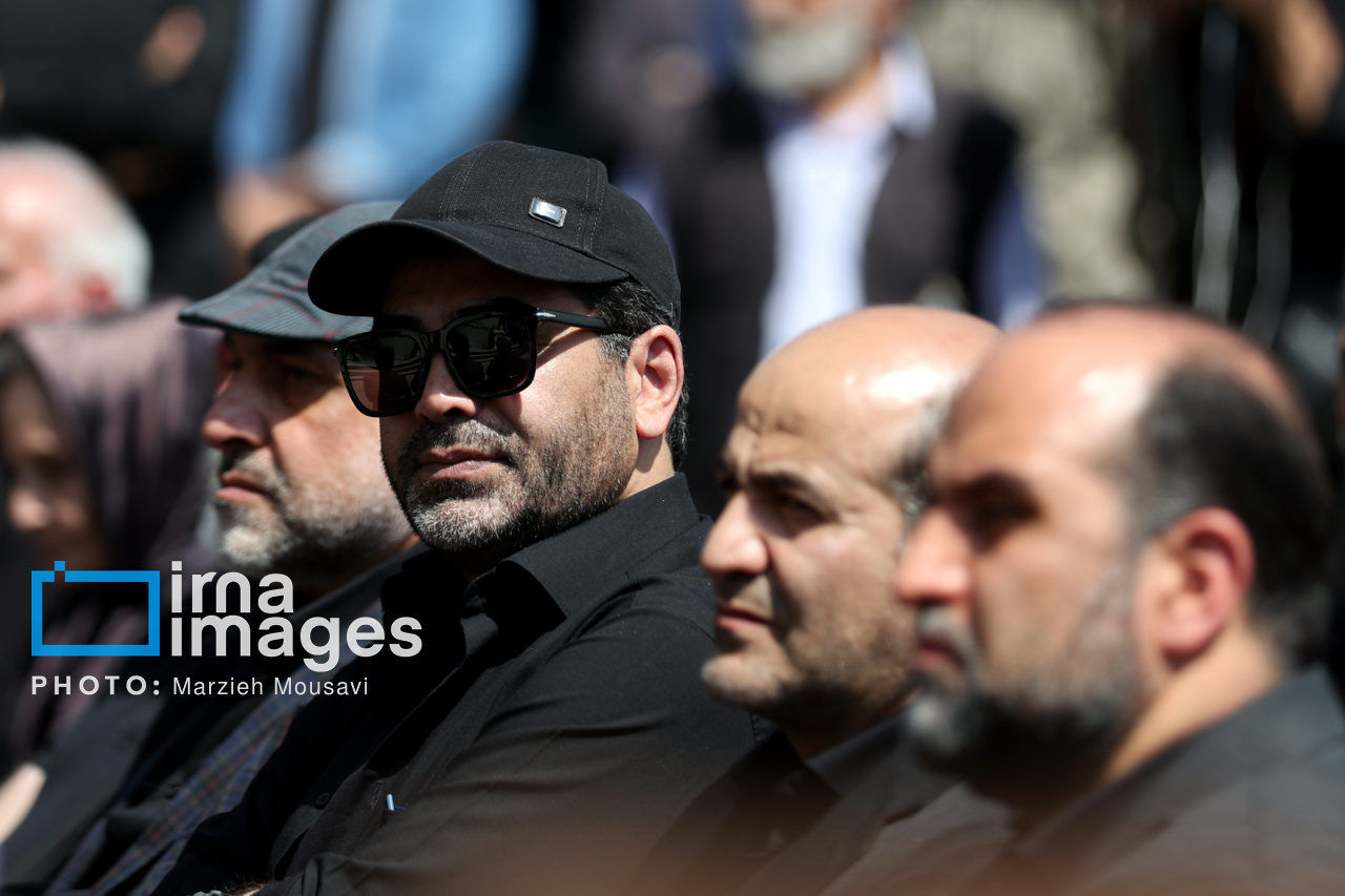 مراسم وداع با پیکر «بهروز رضوی»