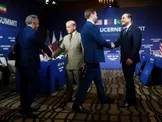خبرنگار پاکستانی: اسلام‌آباد پس از آغاز دوباره درگیری‌ها میان ایران و آمریکا یک گام به عقب برداشته و رویکرد «صبر و نظاره» را در پیش گرفته /  پاکستان عمیقاً ناامید و ناراضی است / نگاه حاکم در اسلام‌آباد این است که اگر واشنگتن و تهران هر دو معتقدند گزینه نظامی می‌تواند راه‌حل را به ارمغان بیاورد، باید اجازه داد این فرضیه را بیازمایند