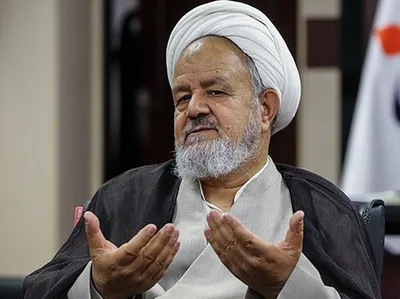 در نظام اسلامی، اگر سطح رقابت احزاب به «اصول و مبانی» برسد، خطرناک است / رقابت در اصولی همچون حاکمیت دینی و منشا مشروعیت ولایت در حقیقت ورود به محدوده خطوط قرمز است؛ این کار موجب اخلال در حاکمیت دینی می‌شود / برخی احزاب فعلی دارای اندیشه التقاطی هستند؛ اینها مبانی و اصول نظام دینی را باور ندارند