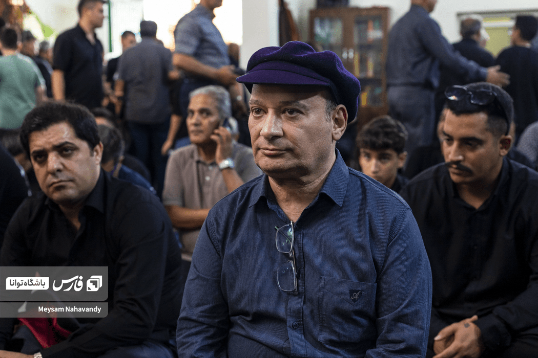تصاویر: مراسم ختم مادر داریوش فرضیایی