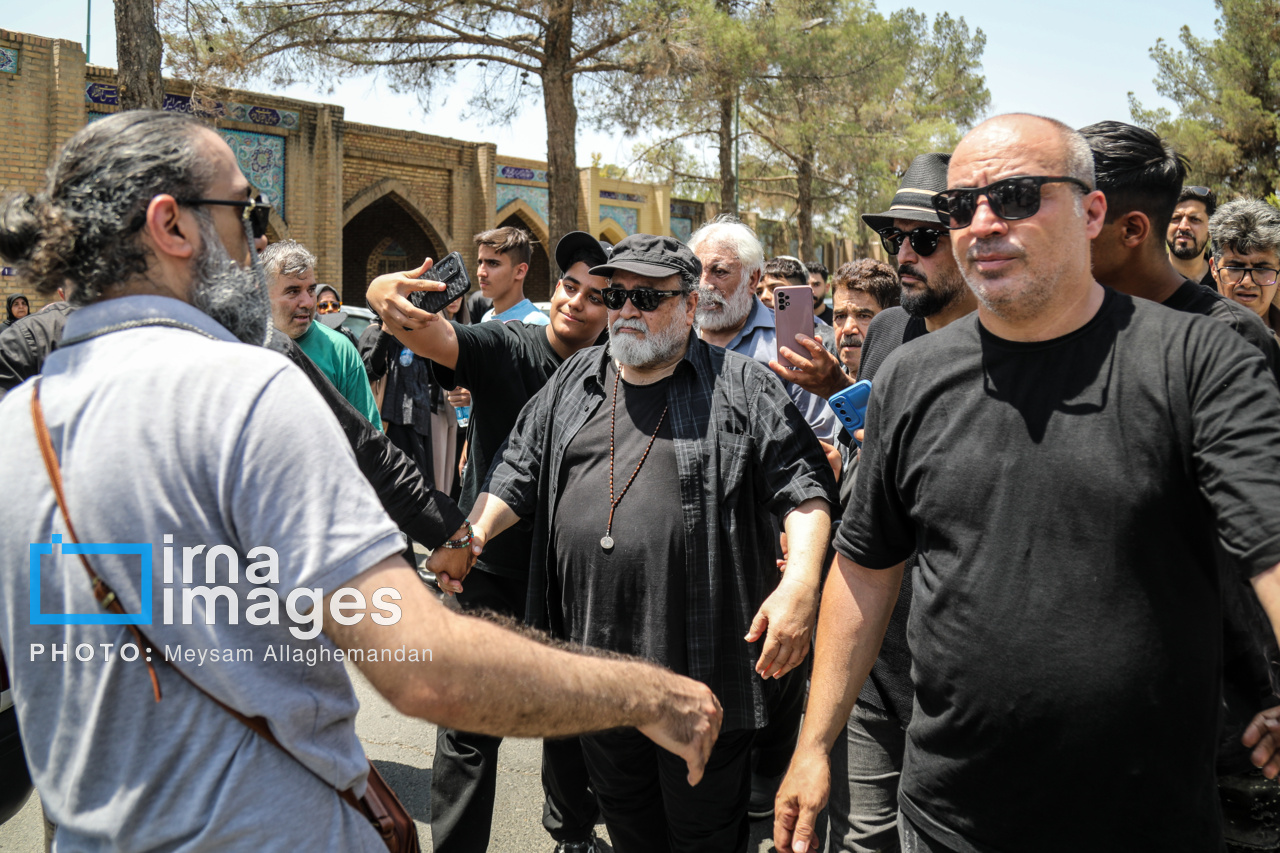 تصاویر:  تشییع پیکر زنده یاد «اکبر عبدی»