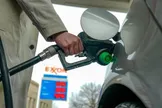یک تحلیل‌گر بازار انرژی آمریکا: اکنون در ۴۴ ایالت، قیمت گازوئیل به بالاترین حد خود در تمام دوران رسیده