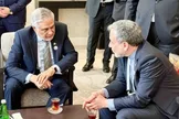 پاکستان: تحولات اخیر را که تنش‌های منطقه‌ای را بیش از پیش تشدید می‌کند، با نگرانی عمیق پیگیری می‌کنیم /  از همه طرف‌ها می‌خواهیم که خویشتنداری پیشه و تعهدات خود را بر اساس تفاهم‌نامه اسلام‌آباد حفظ  کنند /  از سوی خود متعهد می‌مانیم که از طریق گفت‌وگو و دیپلماسی، همه گونه حمایت را برای دستیابی به صلح و ثبات پایدار در منطقه فراهم آوریم