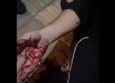 ببینید/ لحظه دستگیری عامل کتک زدن دختران جوان با دست زخمی
