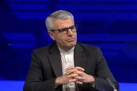 سخنگوی وزارت خارجه: وزیر کشور پاکستان به تهران می‌آید / اینکه پاکستان از هر فرصتی برای مساعی جمیله استفاده کند طبیعی است، اما اینکه بگوییم طرح خاصی را قرار است مطرح کند من اطلاعی ندارم / ایران و عمان درخصوص تعیین مسیر امن تردد در تنگه هرمز به تفاهم رسیدند