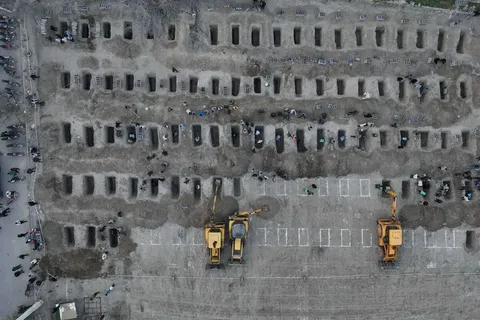 چند ساعت پس از حمله به مدرسه میناب، برخی کارکنان پنتاگون می‌دانستند که آمریکا مسئول این حمله بوده/ از نظر شمار کودکان [شهید شده]، این مرگبارترین خطای هدف‌گیری ارتش ایالات متحده در قرن جاری محسوب می‌شود/ مقام‌های آمریکایی گفته‌اند اطلاعات قدیمی یکی از مشکلات بوده/ این حمله حاصل یک تصمیم فاجعه‌بار منفرد نبود، بلکه نتیجه انباشته شدن مجموعه‌ای از تصمیم‌های کوچک بود