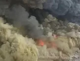 ببینید/ تصاویری از آتش‌سوزی شدید در بازارچه جنت‌آباد