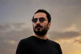 توضیح گروه تئاتر «آرش» درباره برکناری نوید محمدزاده: موضوع حمایت وی از فلسطین، هیچ ارتباطی با کنار گذاشته شدن ایشان از پروژه ندارد/ دلیل این برکناری، نقض تعهدات قراردادی، رفتارهای غیر حرفه‌ای و اخلال در روند تمرینات است