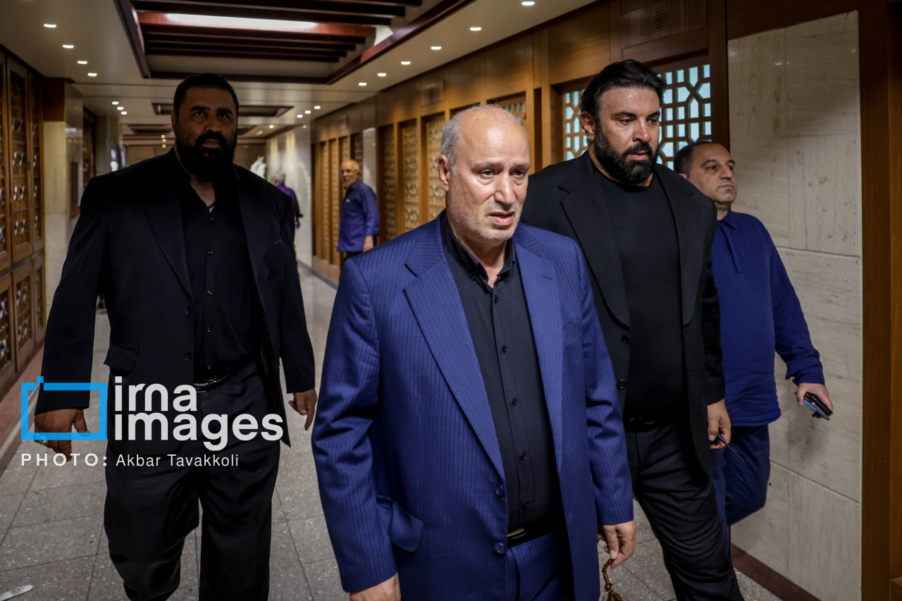 تصاویر: مراسم یادبود زنده یاد «اکبر عبدی»