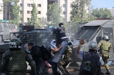 رئیس جمهوری شیلی: کشور در وضعیت جنگ قرار دارد/ شمار کشته‌ها 11 نفر