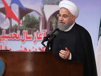روحانی: در مسائل استراتژيک اگر به نتيجه نرسيديم، بايد همه‌پرسی کنيم؛ نمی‌توانیم که ۴۰ سال با هم دعوا کنيم