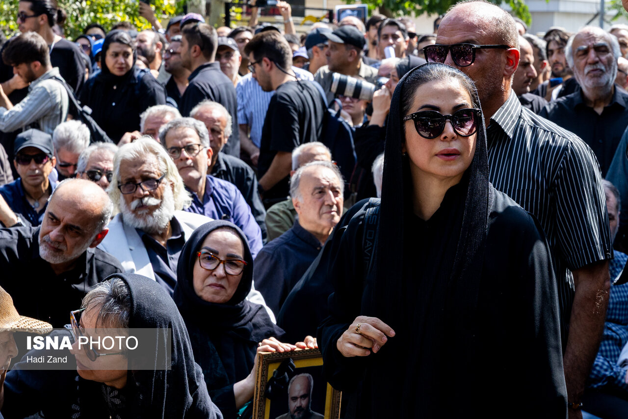 تصاویر:  تشییع پیکر زنده یاد «اکبر عبدی»