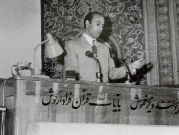 دکتر شریعتی: داستان کربلا نه از تاسوعا و یا محرم شروع می‌شود و نه در عصر عاشورا و اربعین تمام می‌شود / از کودک حسین (ع) گرفته تا برادرش همه برادرانه در برابر شهادت ایستادند تا به همه مردان، زنان، کودکان و همه پیران و جوانان همیشه تاریخ بیاموزند که باید چگونه زندگی کنند