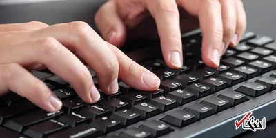 چگونه صفحه کلید رایانه خود را بدون آسیب رساندن به آن تمیز کنیم؟