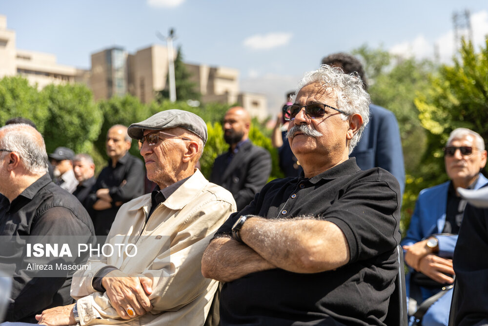 مراسم وداع با پیکر «بهروز رضوی»