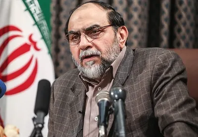 رحیم‌پور ازغدی: کسی با مذاکره مشکلی ندارد؛ بستگی دارد چه‌ کسی مذاکره کند؛ آدم قوی و ملی می‌تواند مذاکره کند، اما آدم ذلیل نمی‌تواند