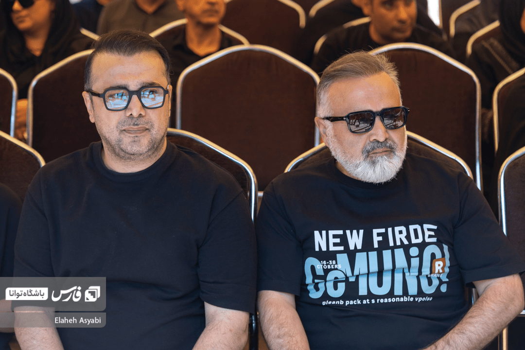 تصاویر: خاکسپاری مادر داریوش فرضیایی (عمو پورنگ)
