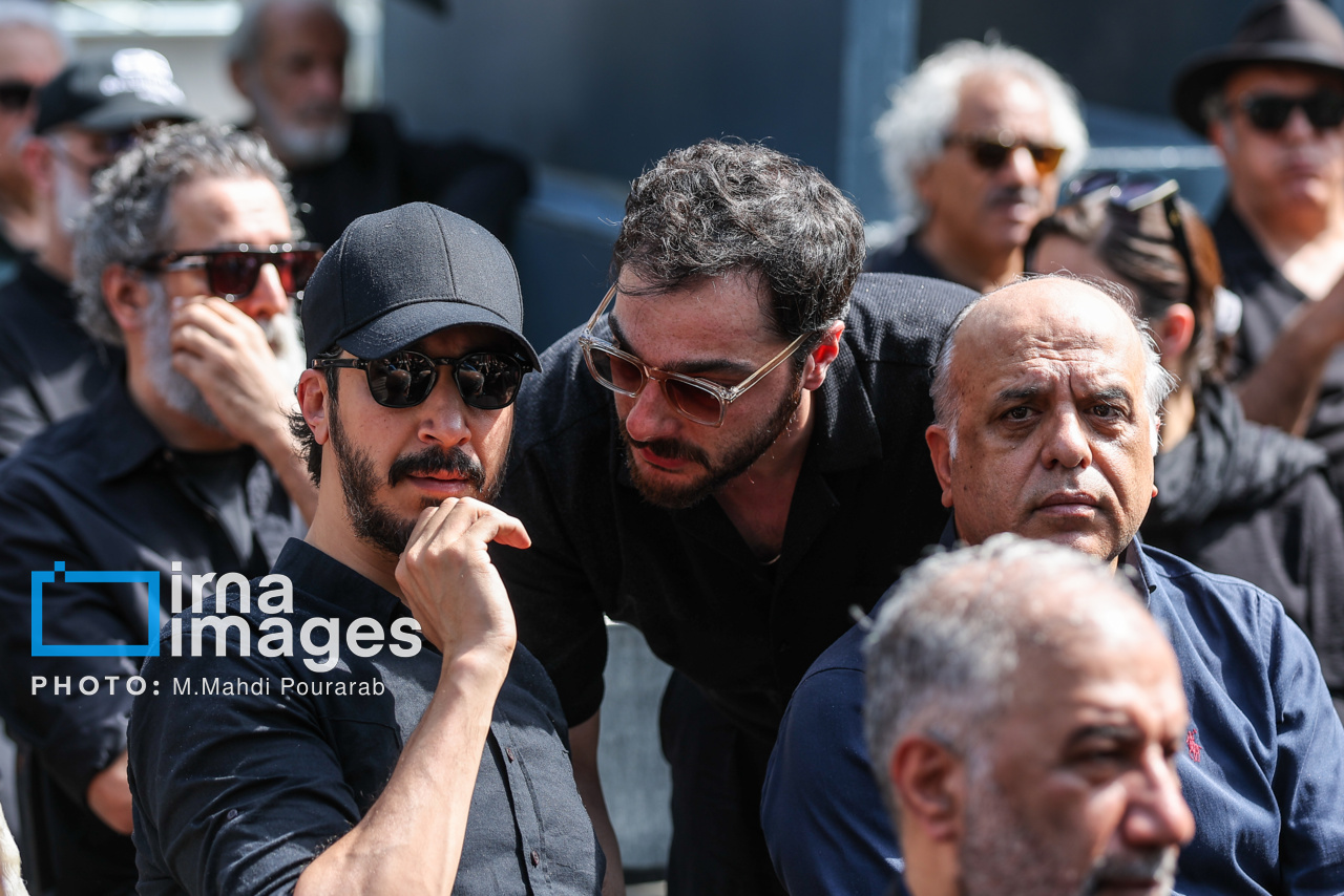 تصاویر:  تشییع پیکر زنده یاد «اکبر عبدی»