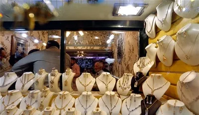سارقان ۴ کیلو طلا را به همراه طلافروش ربودند