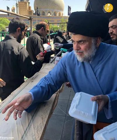 مقتدی صدر در قم / توزیع غذا بین زائران از سوی رهبر جریان صدر +عکس