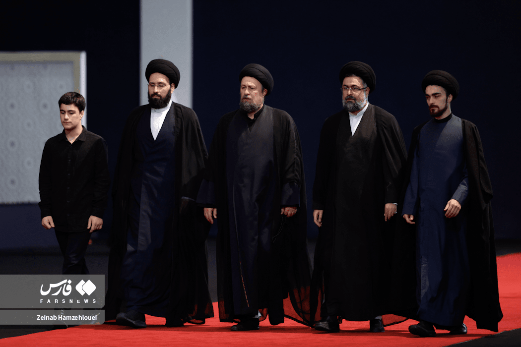 تصاویر: ادای احترام سران قوا و مسئولان ارشد کشور به پیکر امام شهید