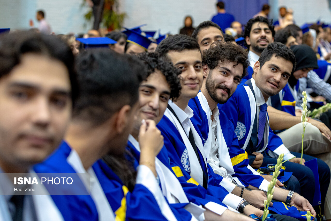تصاویر: مراسم دانش‌آموختگی دانشجویان دانشگاه شریف