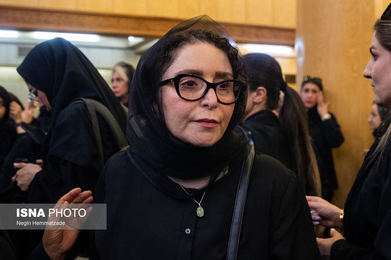 تصاویر: مراسم یادبود زنده یاد «اکبر عبدی»