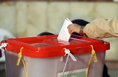 سخنگوی وزارت کشور: طبق تقویم پیش از ، باید در اسفند سال ۱۴۰۶ انتخابات مجلس و در خرداد یا تیر ۱۴۰۷، انتخابات ریاست جمهوری را برگزار کنیم؛ به همین علت کارگروهی تشکیل دادیم تا سازوکار «تجمیع» این انتخابات‌ها را انجام دهد/ نهادهای مرتبط مخالفتی با این موضوع ندارند/ اگر این مورد قانونی شود، در اردیبهشت سال ۱۴۰۷ هم‌زمان انتخابات مجلس و ریاست جمهوری را برگزار می‌کنیم