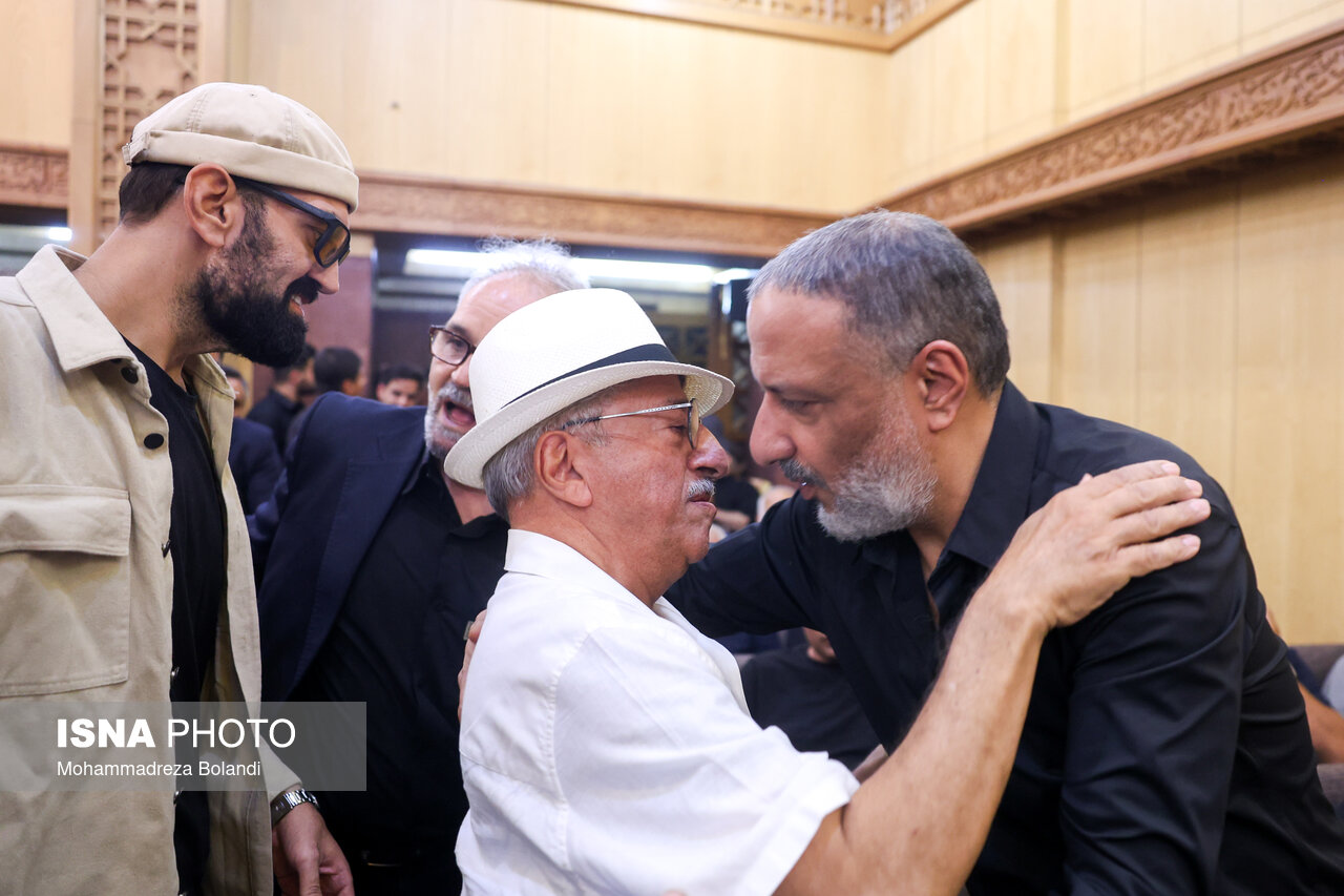 تصاویر: مراسم یادبود زنده یاد «اکبر عبدی»