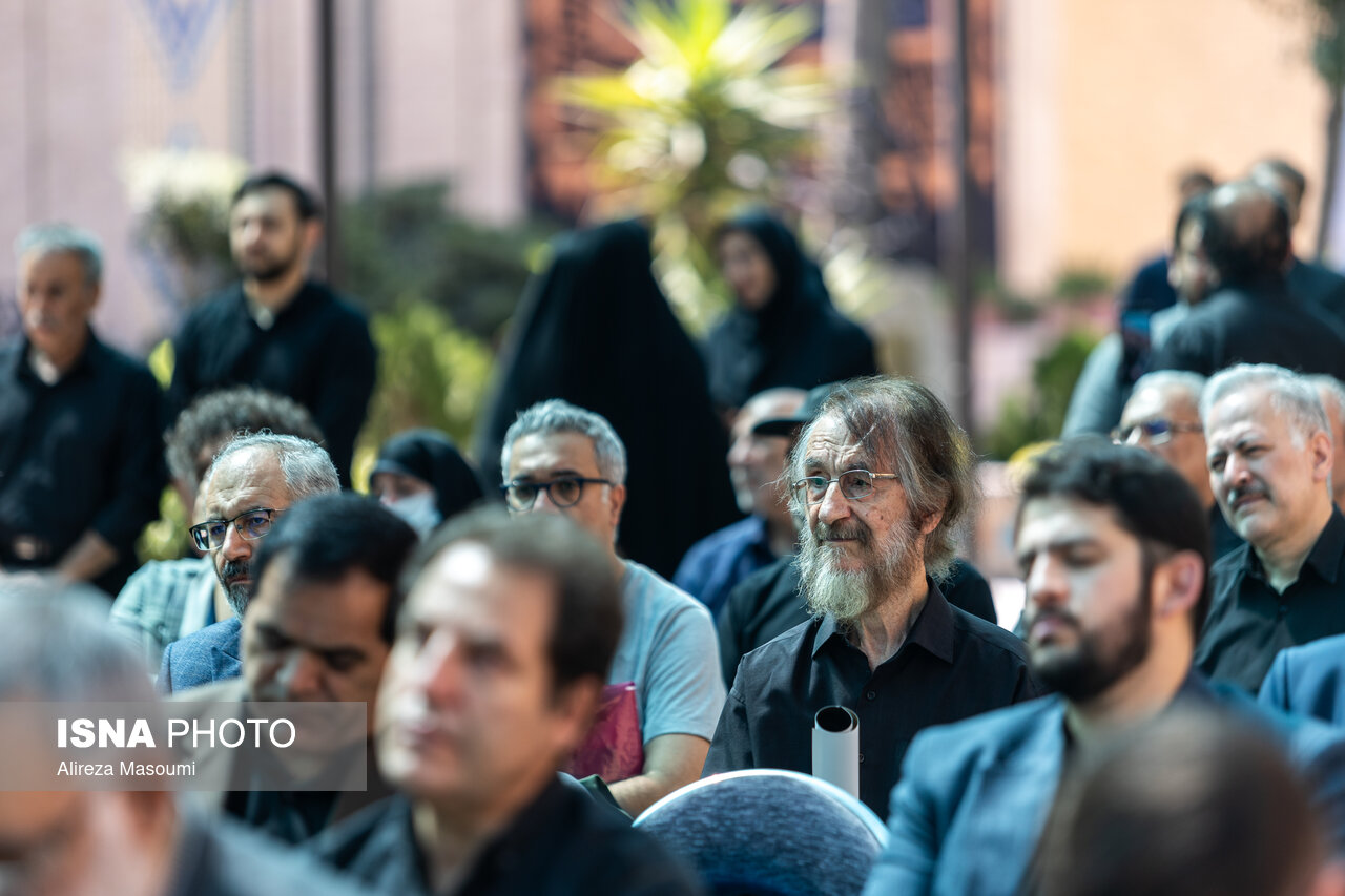تصاویر: مراسم تشییع پیکر «سیمین‌ دخت وحیدی»، شاعر