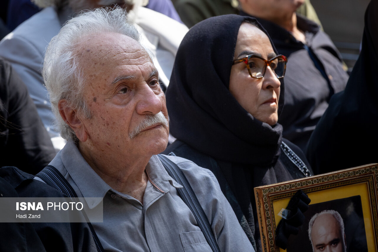 تصاویر:  تشییع پیکر زنده یاد «اکبر عبدی»