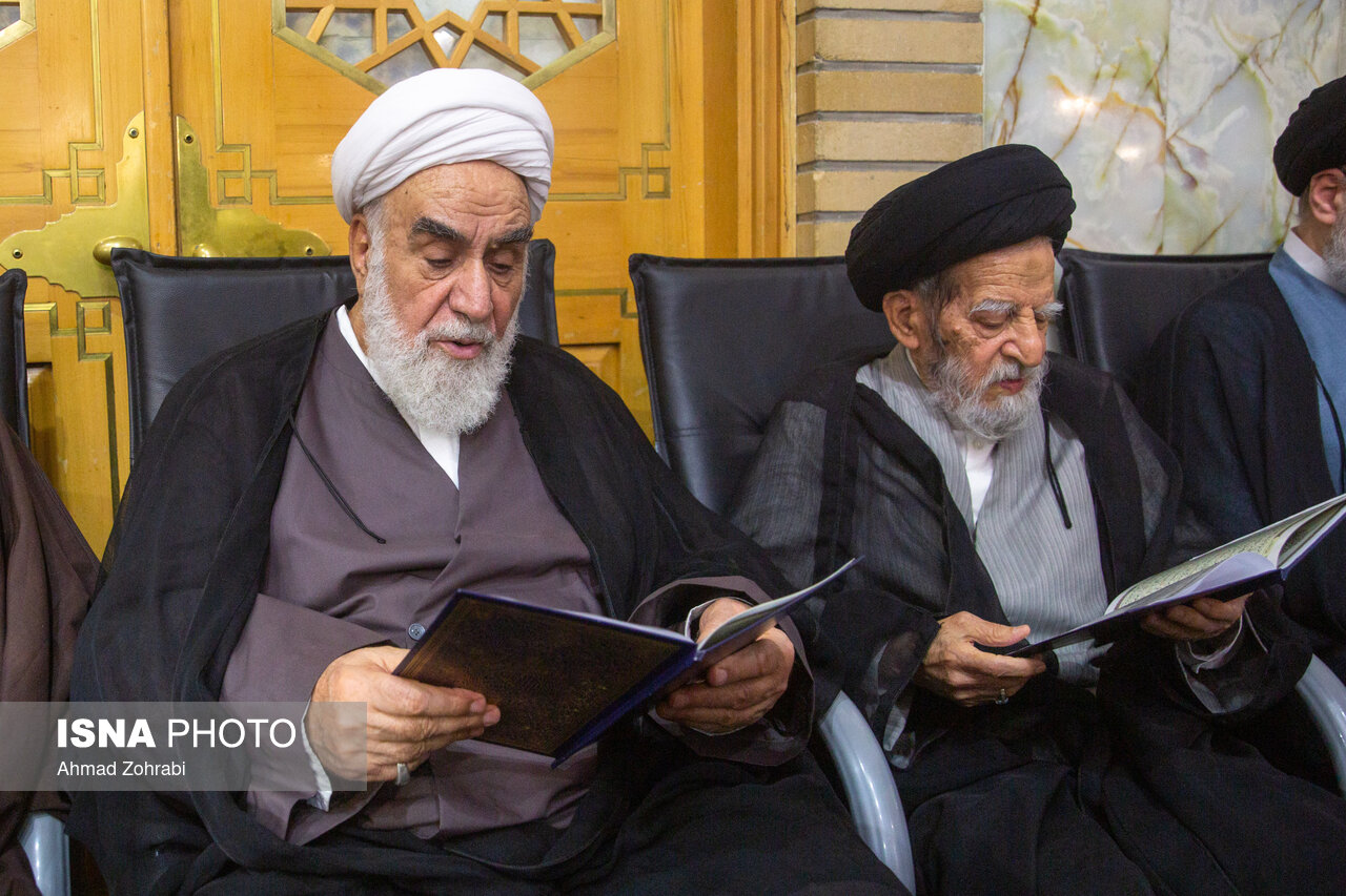 تصاویر: مراسم ترحیم آیت الله شبیری زنجانی در حرم حضرت فاطمه معصومه(س)