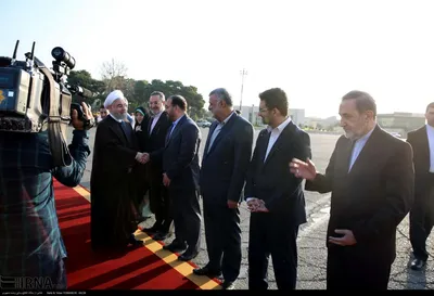 عکس/ بدرقه‌کنندگان روحانی در فرودگاه قبل از سفر به نیویورک