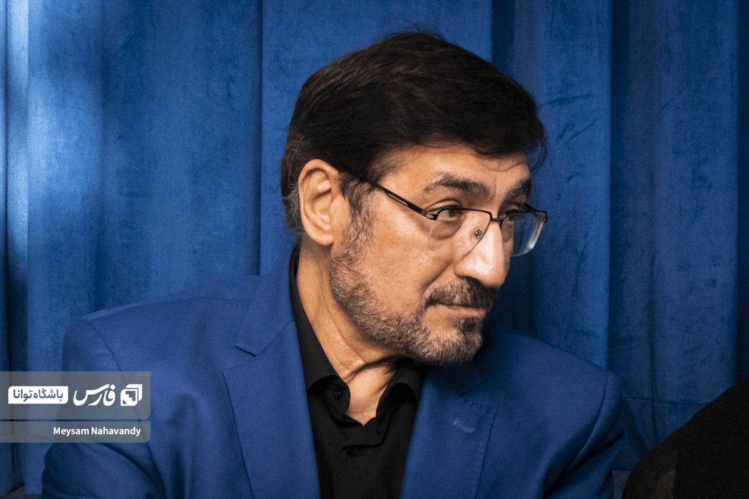 تصاویر: مراسم ختم مادر داریوش فرضیایی