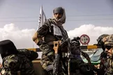 آغاز پاسخ افغانستان به حملات اخیر پاکستان/ ۵ نظامی پاکستانی کشته شدند