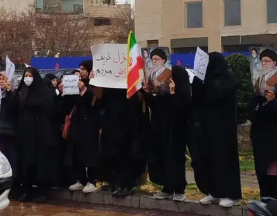 تجمع علیه ظریف این بار در اصفهان با  شرکت ۱۷ نفر