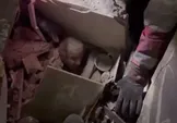 ویدیو / نجات یکی از هموطنان از زیر آوار حملات هوایی در تهران توسط هلال احمر
